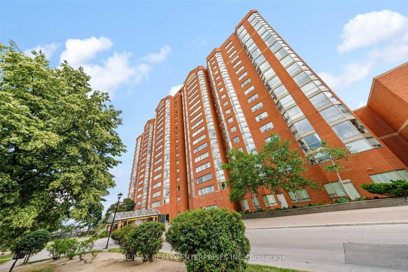 Lph8 - 2466 Eglinton Avenue E
