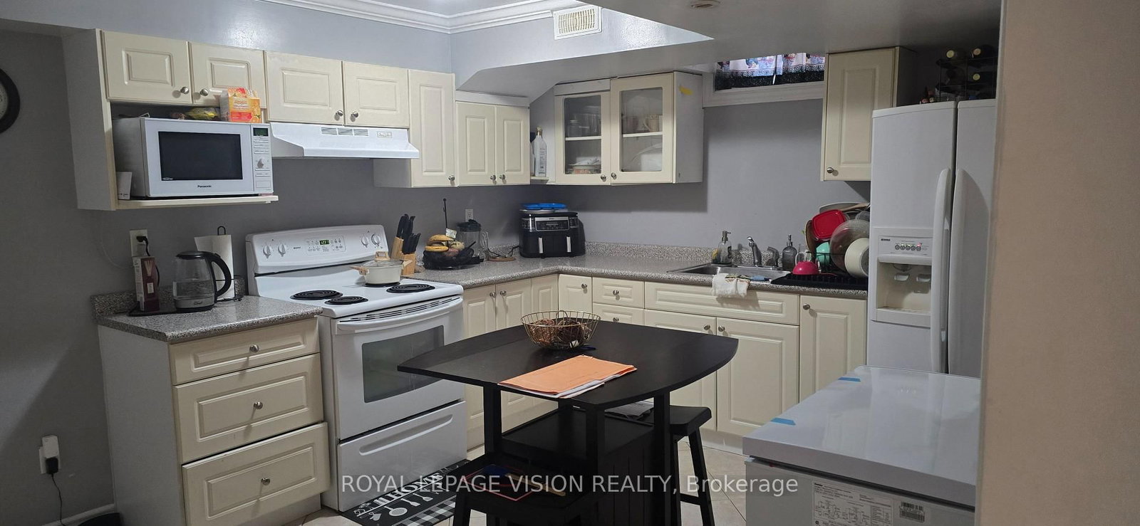 13 Antelope Drive • Toronto, ON photo 21