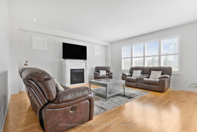 2537 Snow Knight Drive • Oshawa, ON photo 6