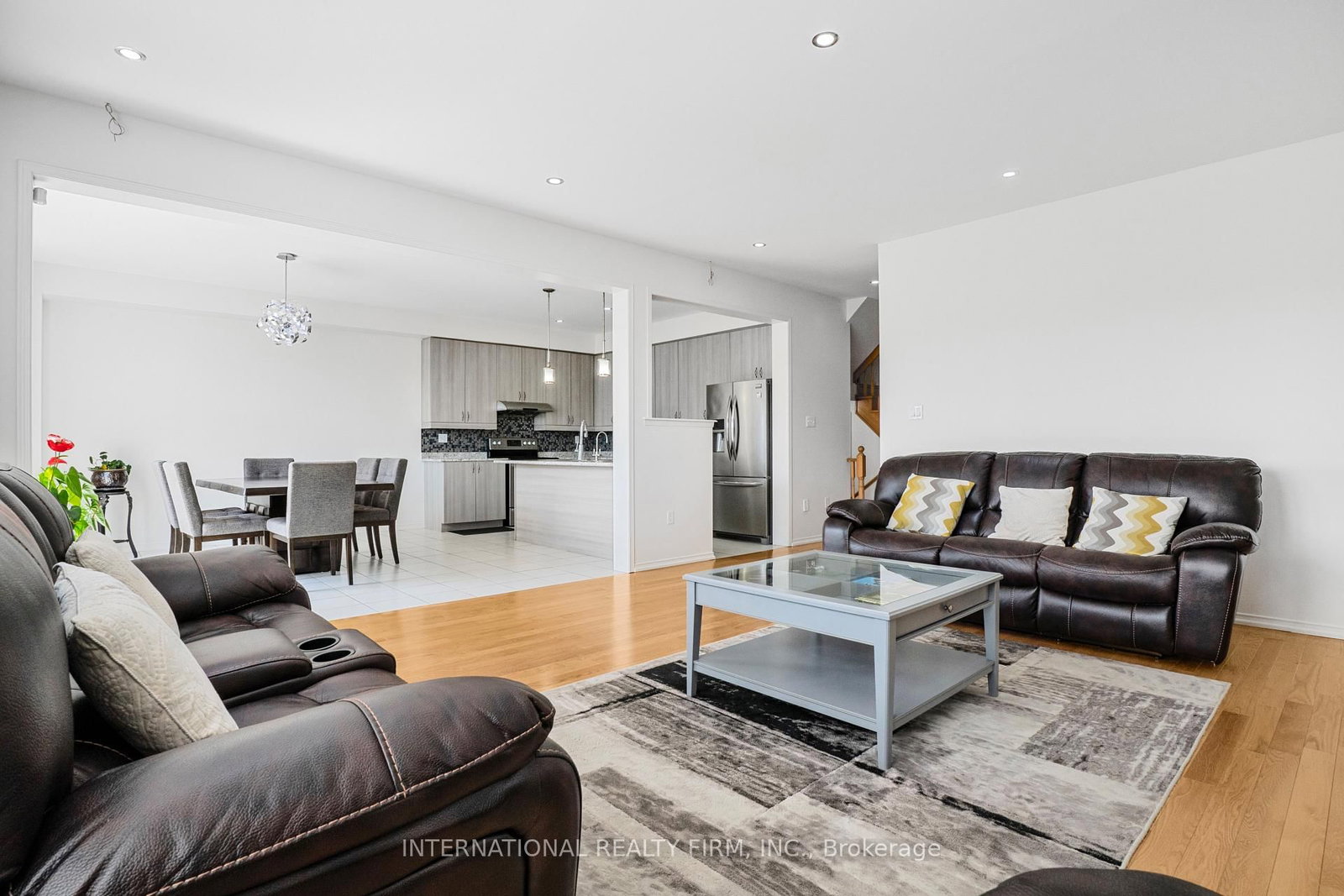 2537 Snow Knight Drive • Oshawa, ON photo 8