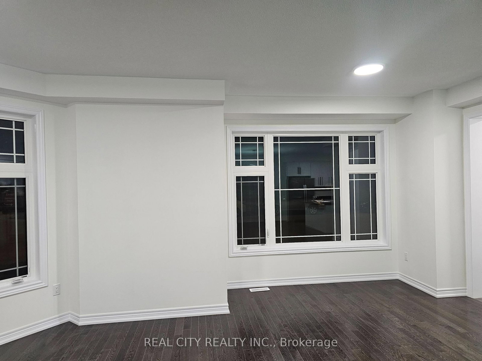 2873 Whites Road • Pickering, ON photo 10