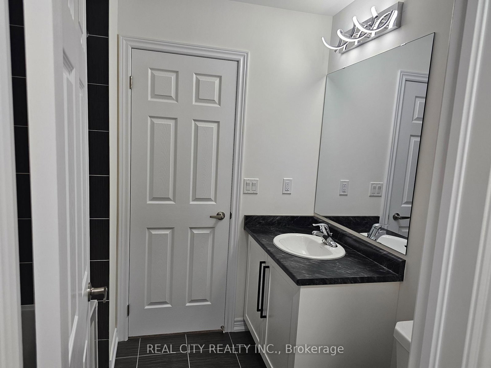 2873 Whites Road • Pickering, ON photo 24