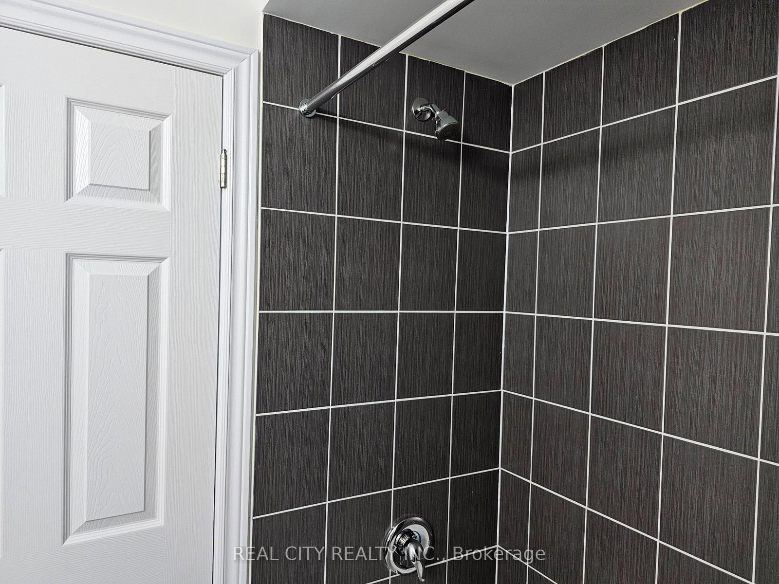 2873 Whites Road • Pickering, ON photo 26