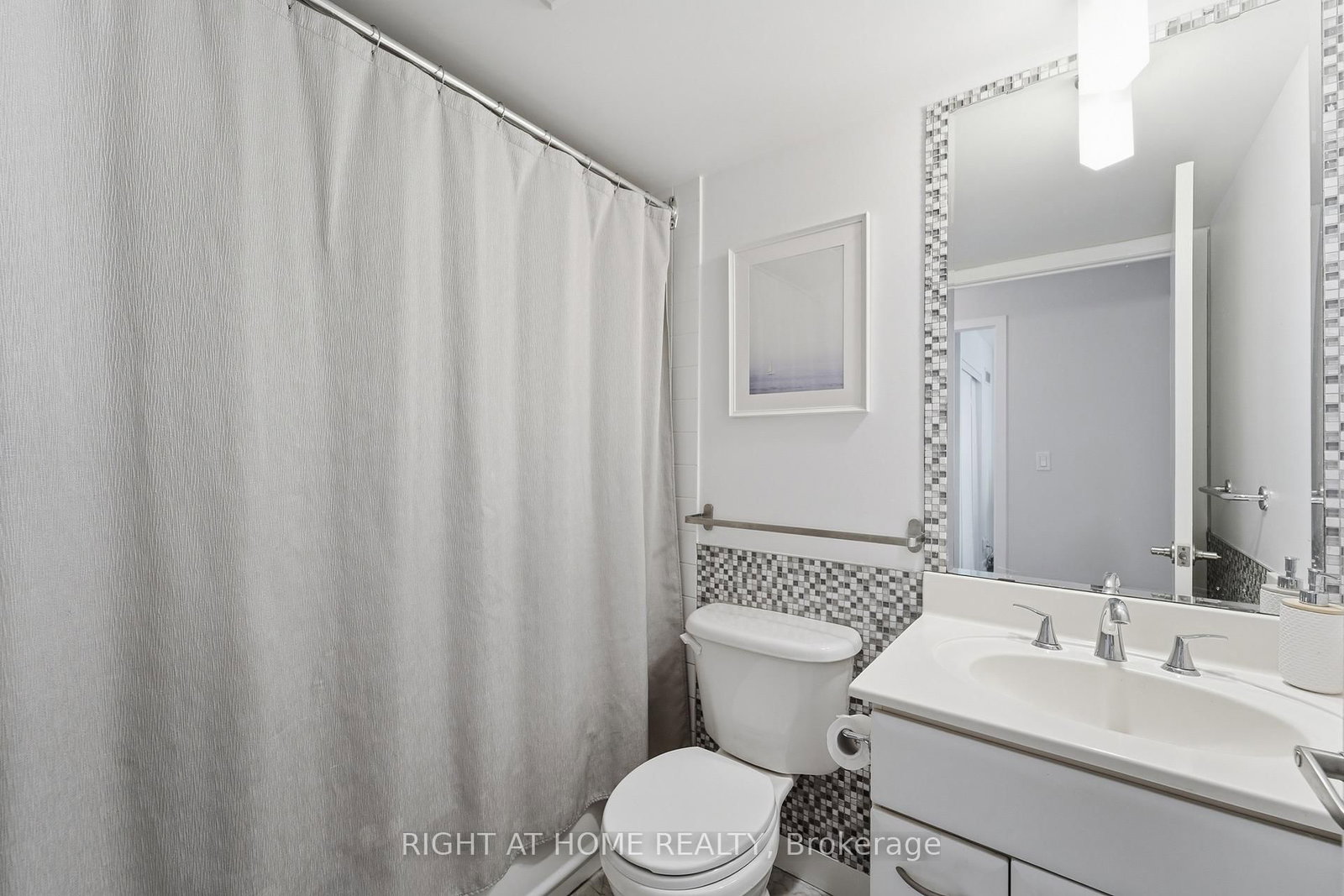 38 Lee Centre Drive • #1612 • Toronto, ON photo 16