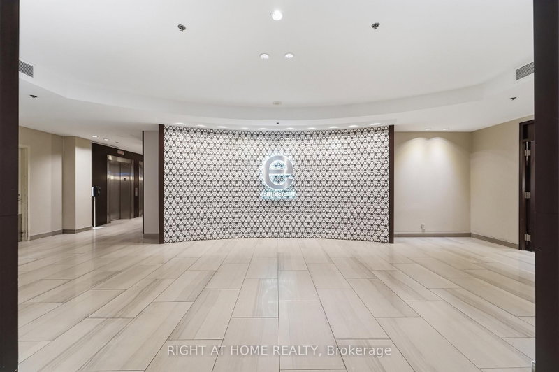 1612 - 38 Lee Centre Drive