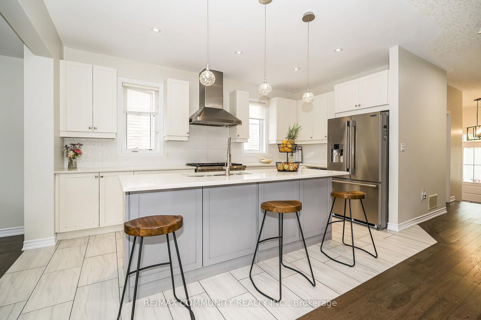 23 Holyrod Drive • Clarington, ON photo 4