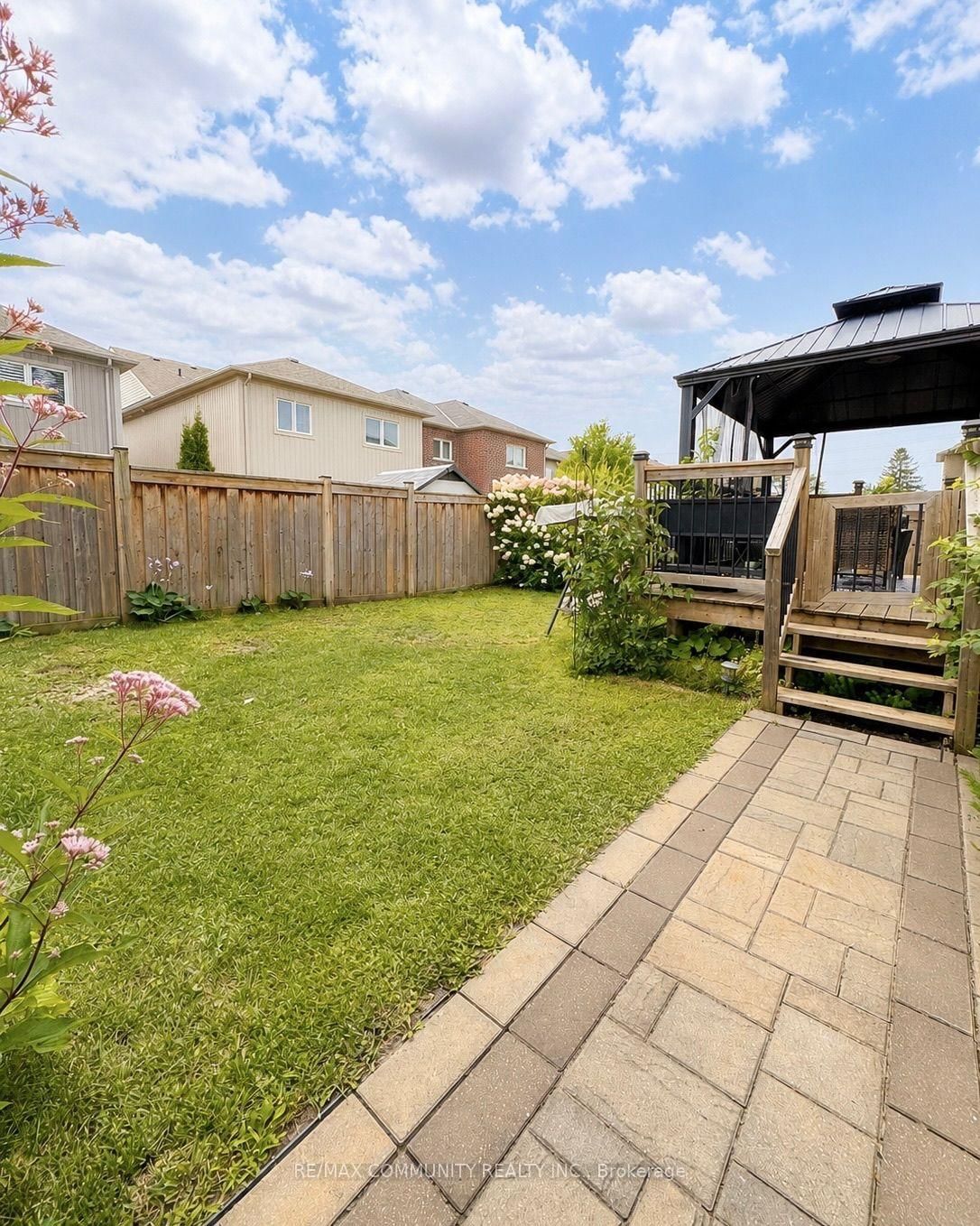 23 Holyrod Drive • Clarington, ON photo 9