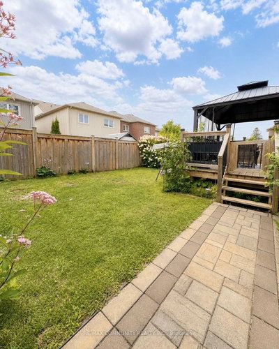 23 Holyrod Drive • Clarington, ON photo 9
