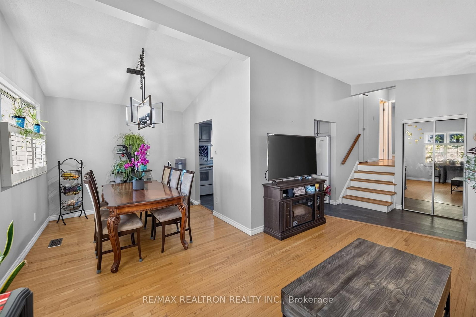 34 Taunton Road W • Oshawa, ON photo 12
