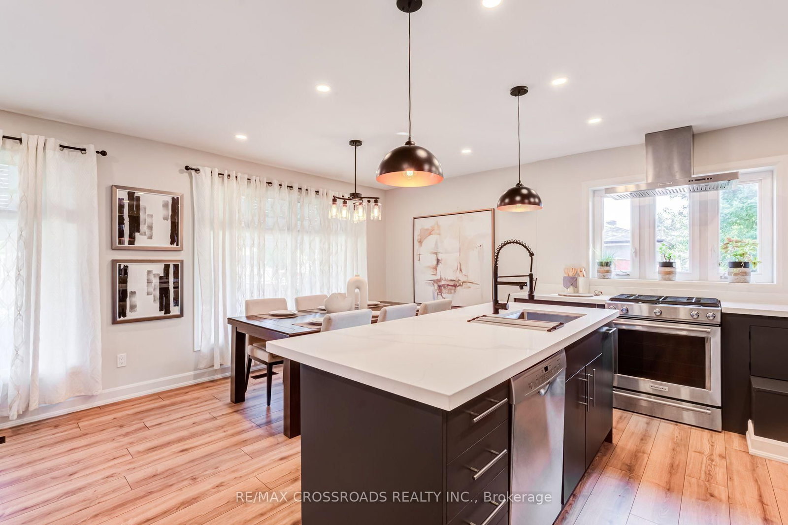 49 Clementine Square • Toronto, ON photo 10