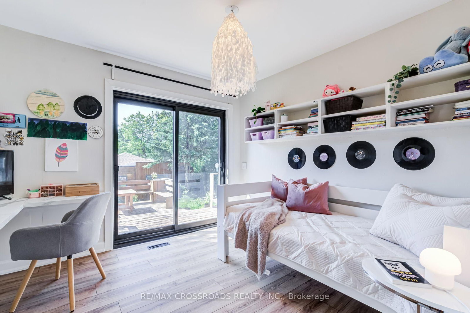49 Clementine Square • Toronto, ON photo 16