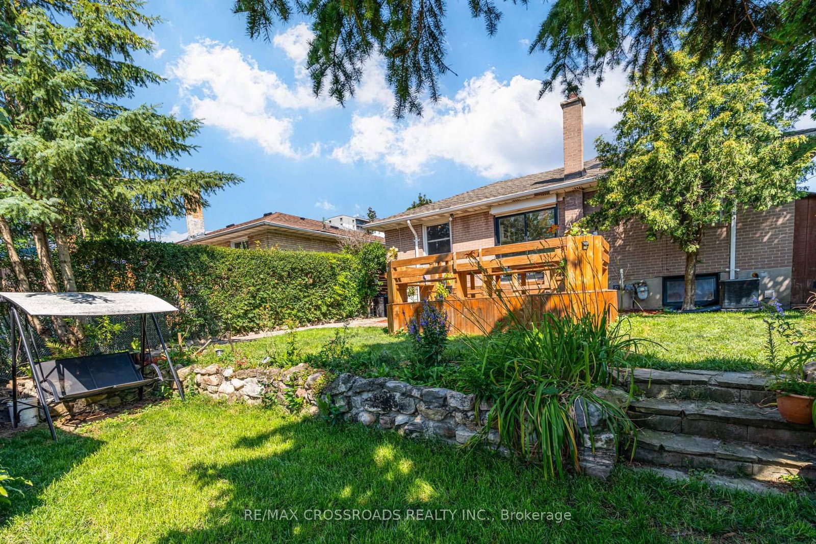 49 Clementine Square • Toronto, ON photo 42