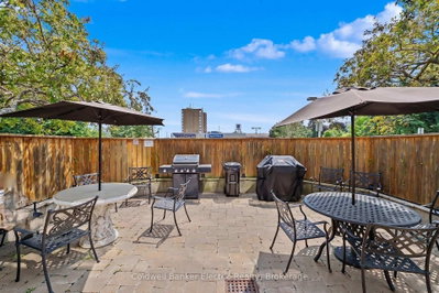712 Rossland Road E • #1011 • Whitby, ON photo 5