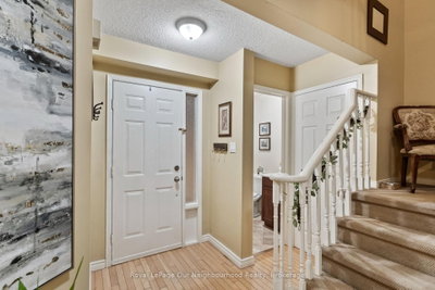 23 Woodward Drive • Whitby, ON photo 7