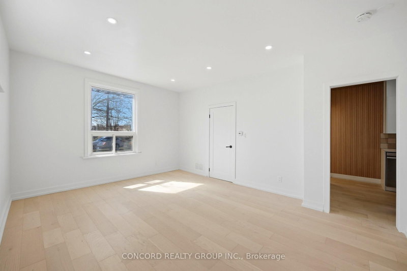 75 Ritson Road N