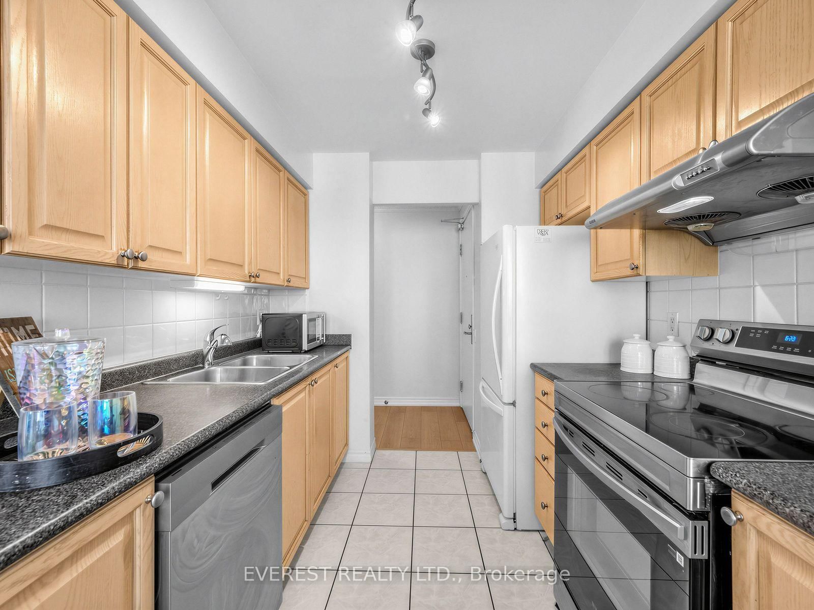 61 Town Centre Court • #2103 • Toronto, ON photo 11
