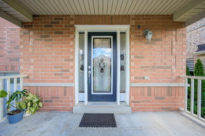 1433 Rennie Street • Oshawa, ON photo 3