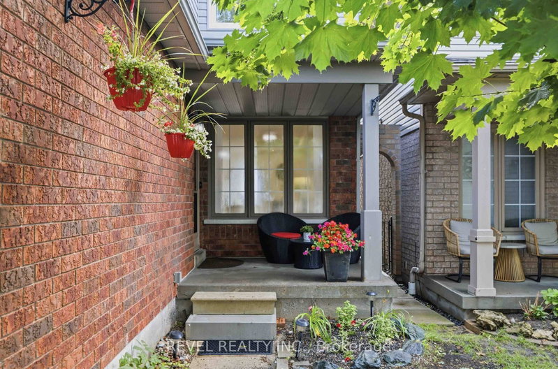 56 Greengrove Way