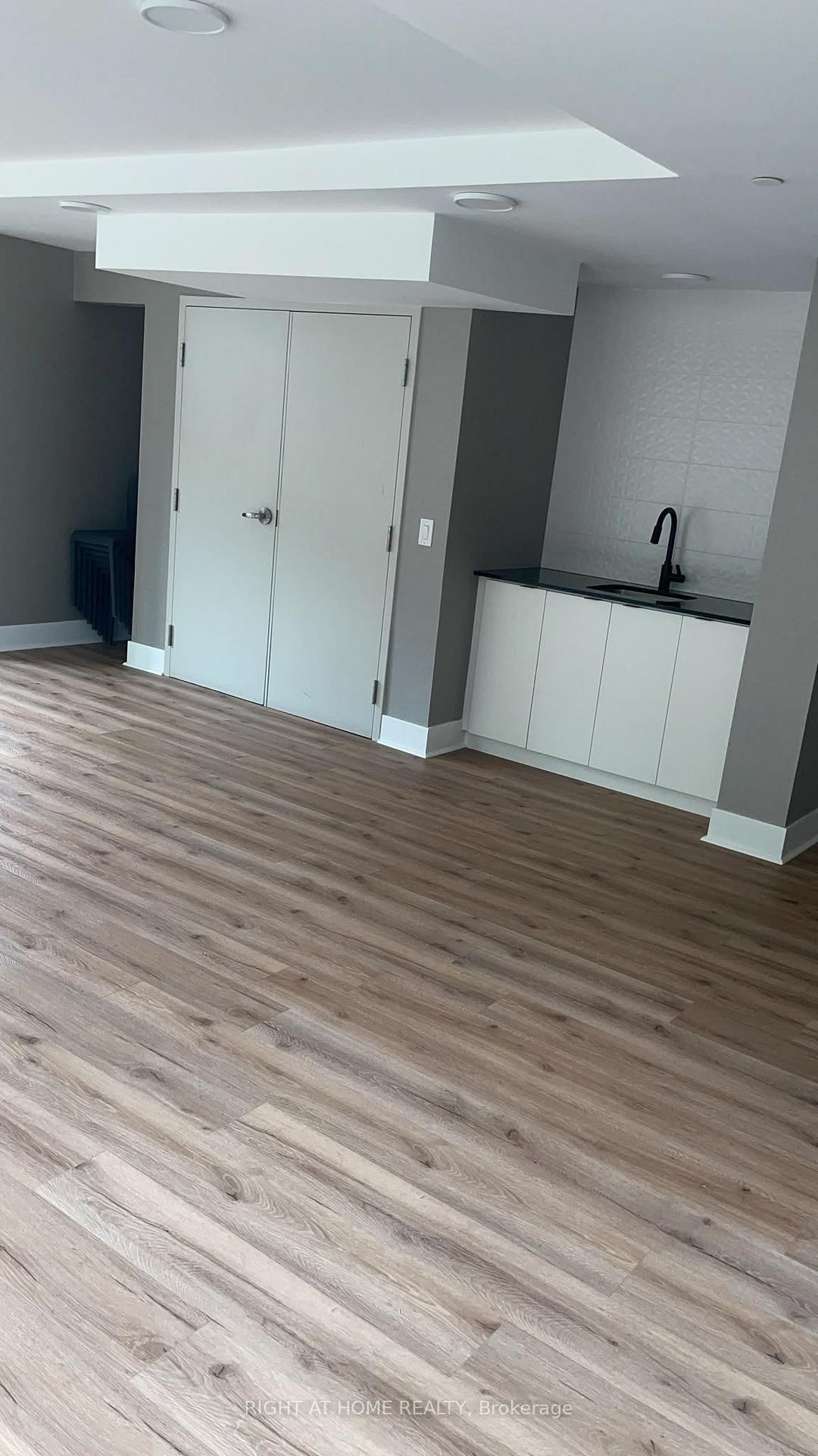 5131 Sheppard Avenue E • #401 • Toronto, ON photo 9