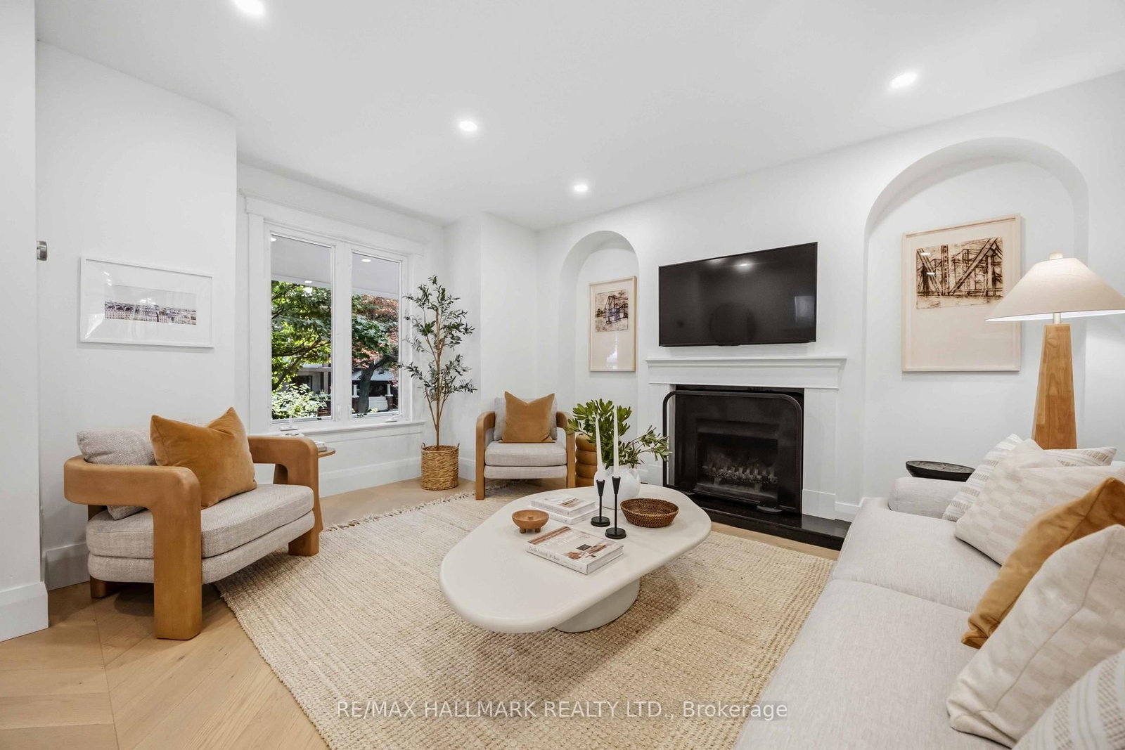 192 Wineva Avenue • Toronto, ON photo 8