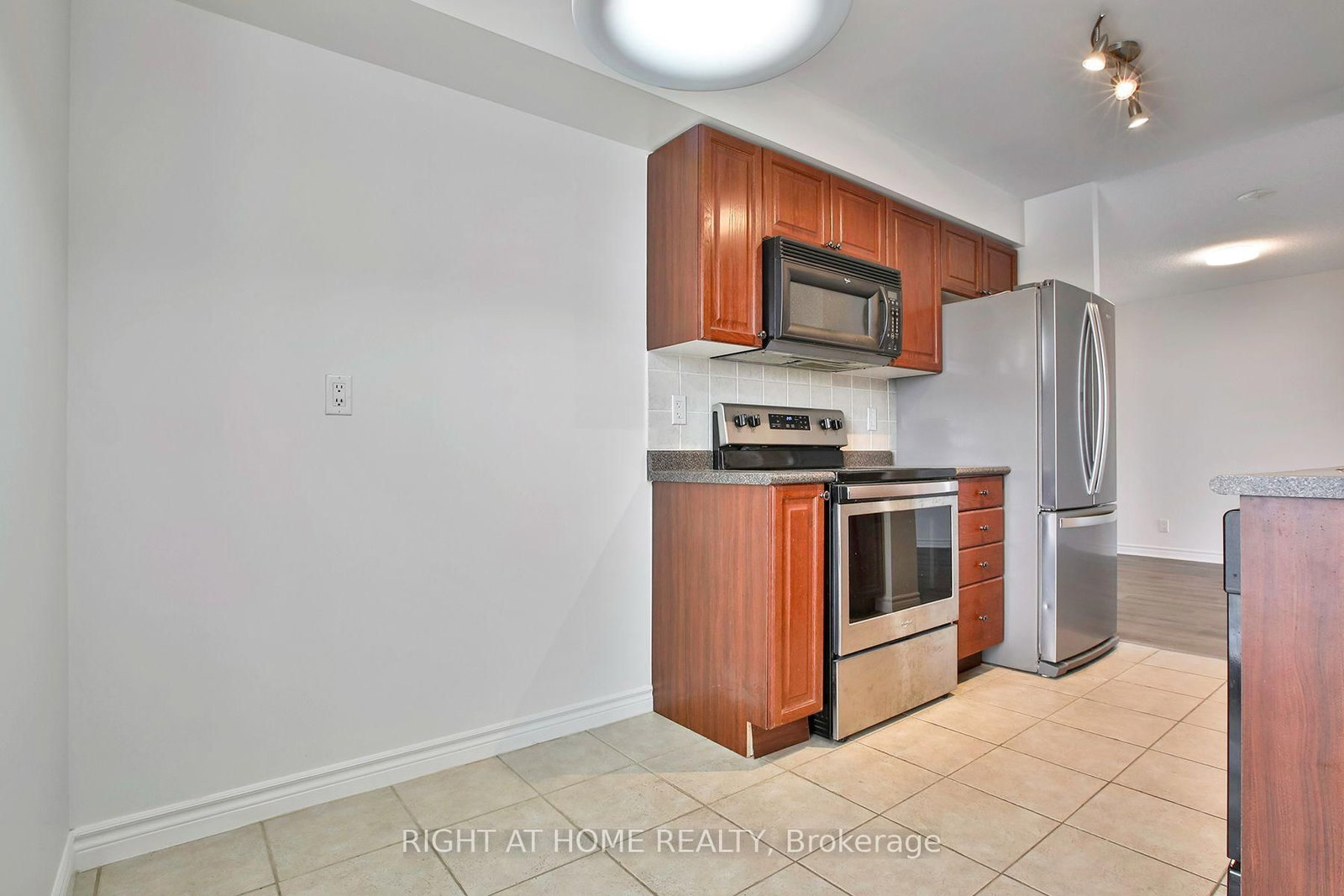18 Mondeo Drive • #626 • Toronto, ON photo 10