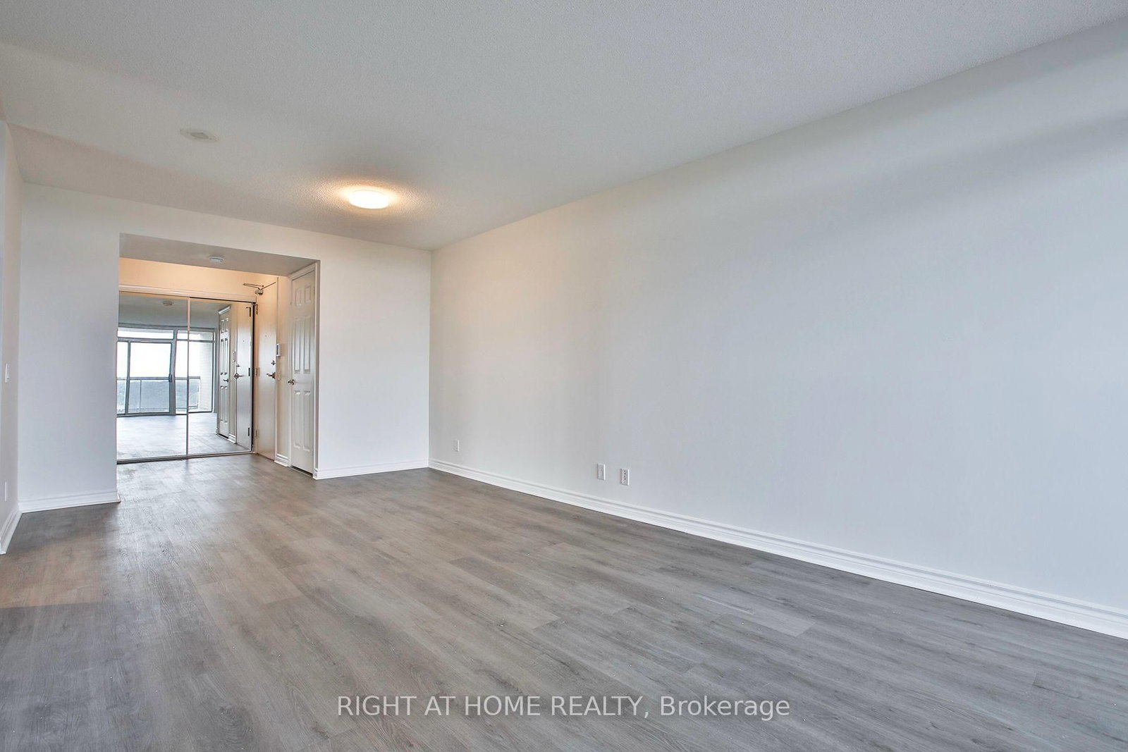 18 Mondeo Drive • #626 • Toronto, ON photo 12