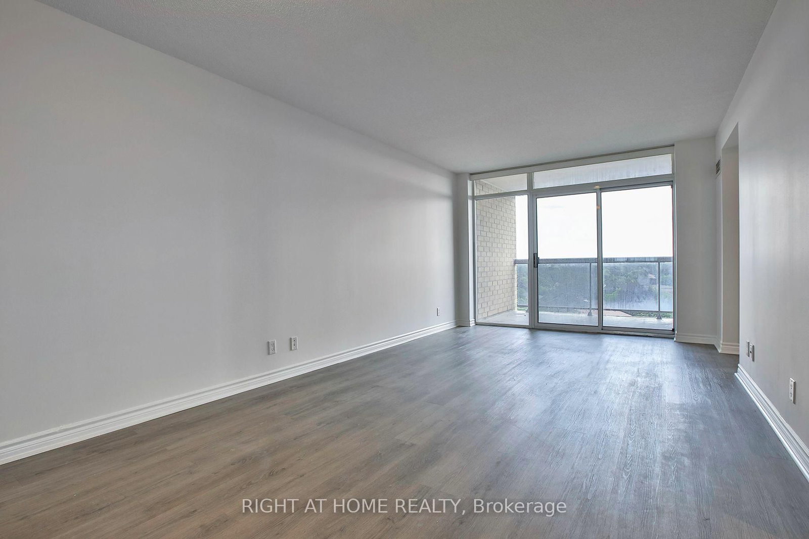 18 Mondeo Drive • #626 • Toronto, ON photo 13