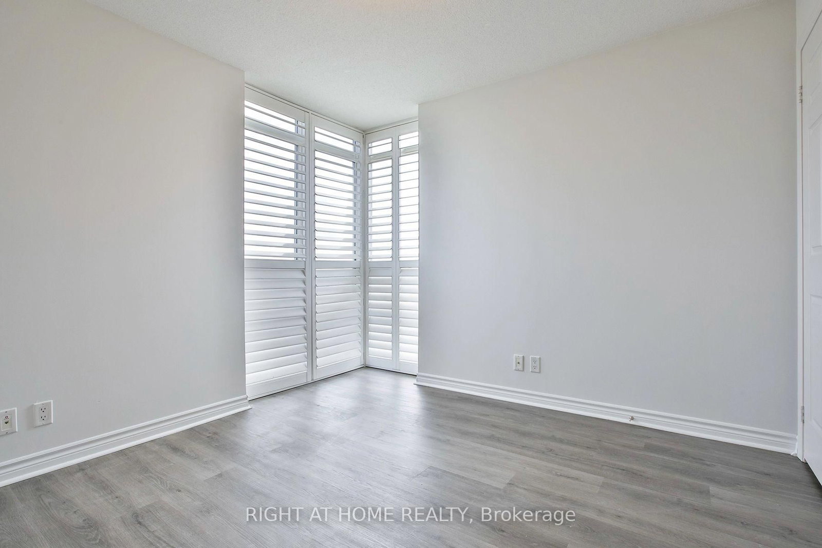 18 Mondeo Drive • #626 • Toronto, ON photo 23