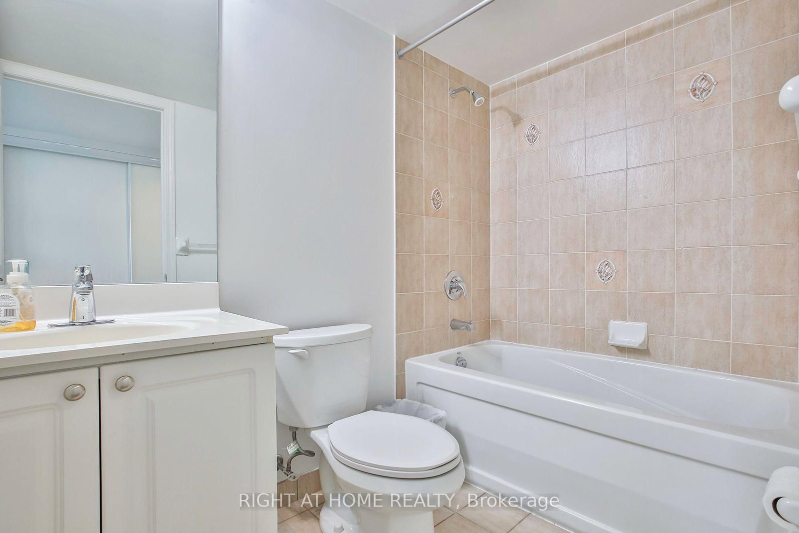 18 Mondeo Drive • #626 • Toronto, ON photo 27