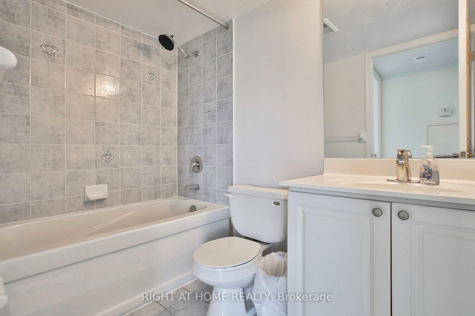 18 Mondeo Drive • #626 • Toronto, ON photo 28