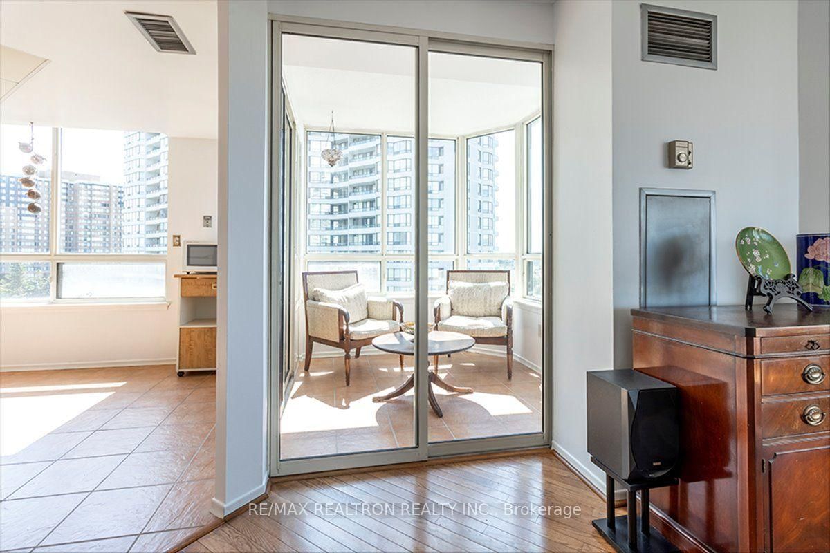 300 Alton Towers Circle • #711 • Toronto, ON photo 15