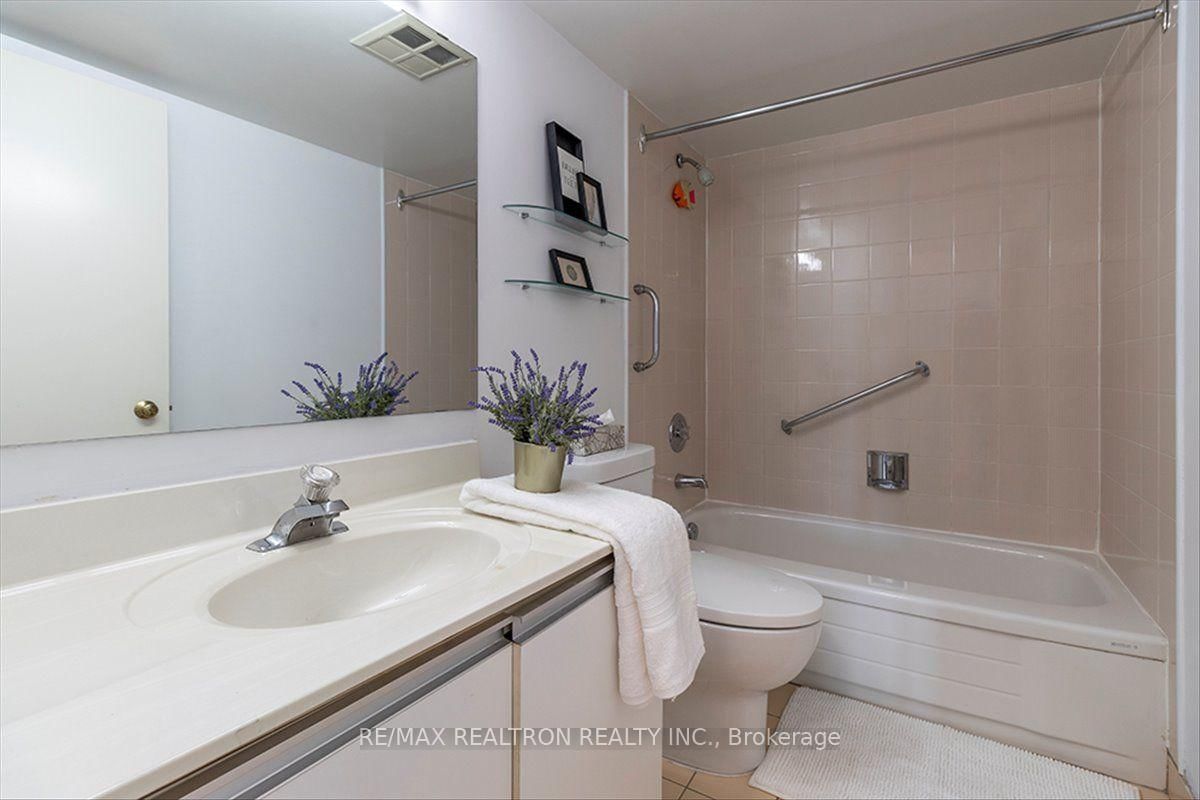300 Alton Towers Circle • #711 • Toronto, ON photo 23