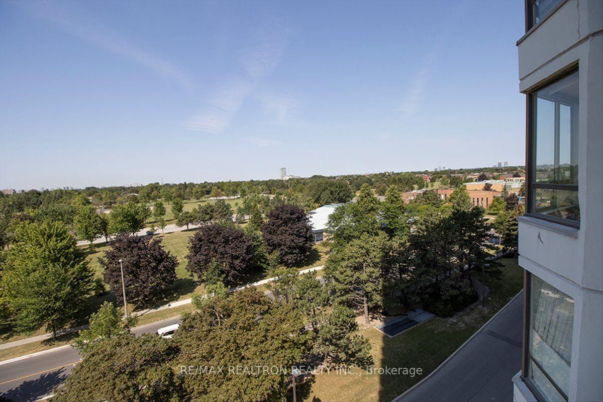 300 Alton Towers Circle • #711 • Toronto, ON photo 24