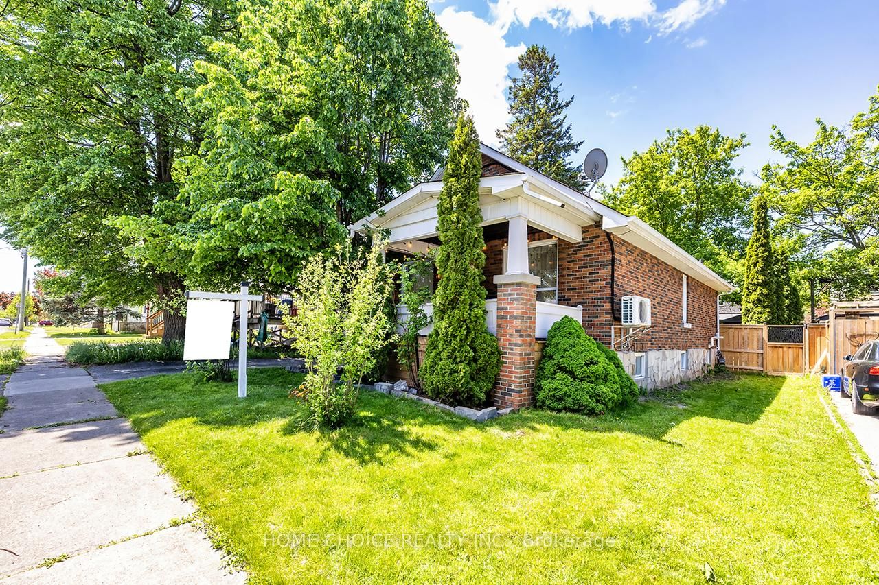 140 Gladstone Avenue • Oshawa, ON photo 1