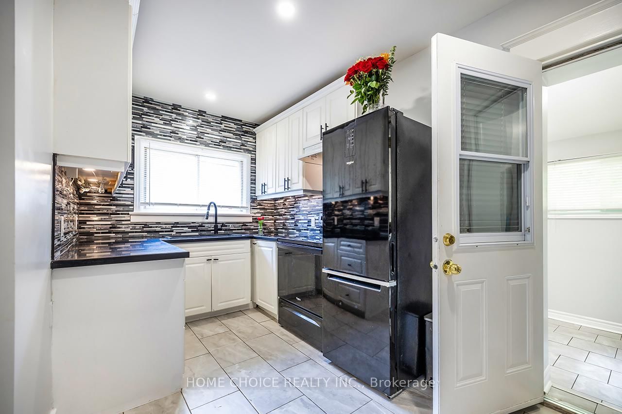 140 Gladstone Avenue • Oshawa, ON photo 15