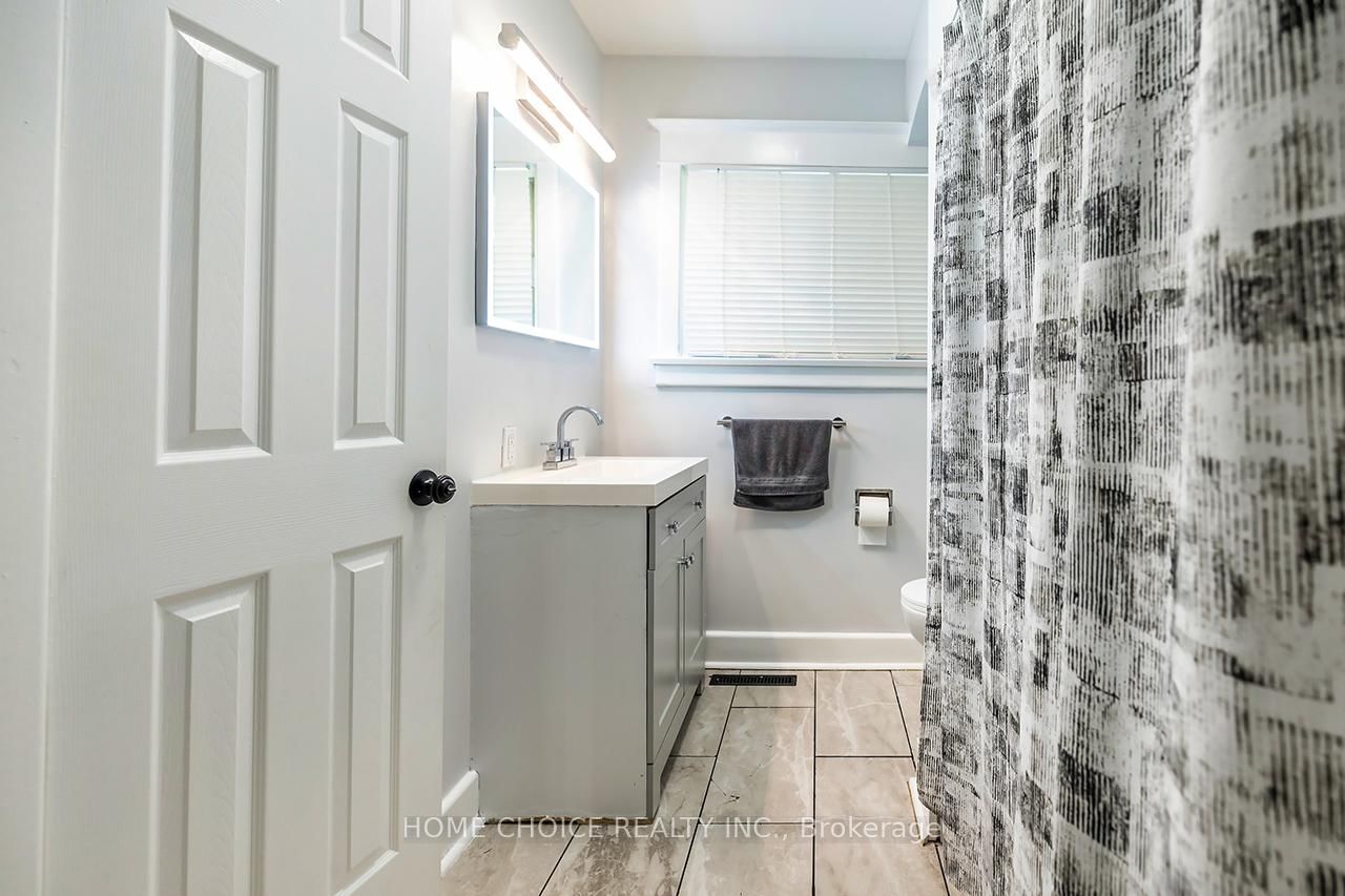 140 Gladstone Avenue • Oshawa, ON photo 21