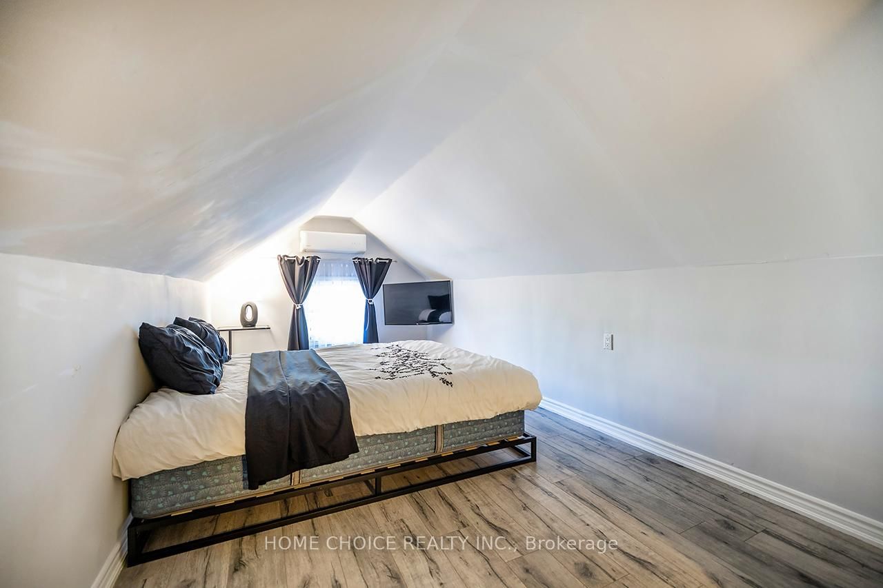 140 Gladstone Avenue • Oshawa, ON photo 29