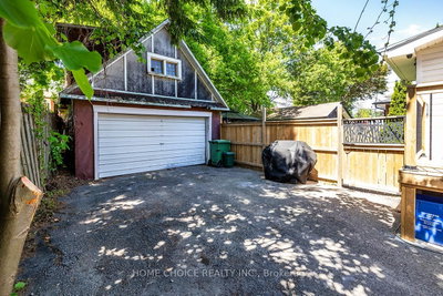 140 Gladstone Avenue • Oshawa, ON photo 3