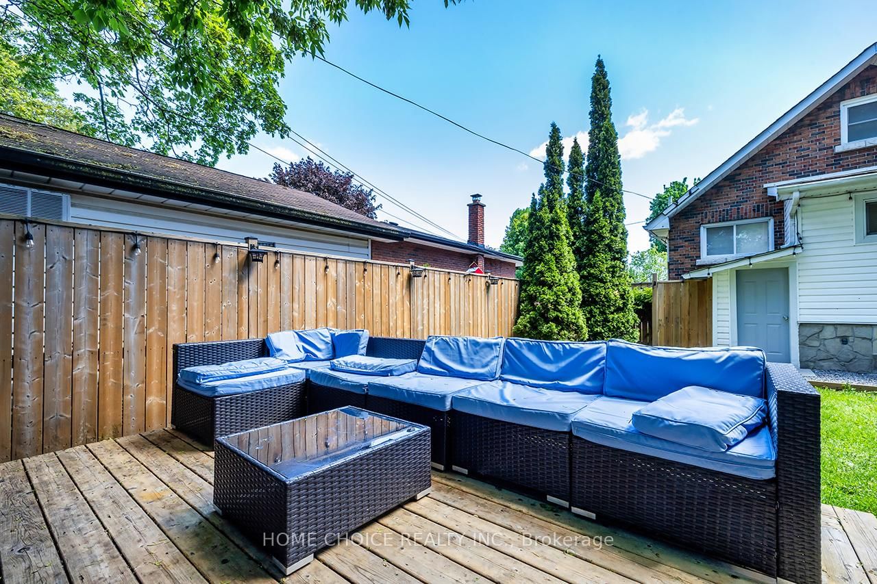 140 Gladstone Avenue • Oshawa, ON photo 35