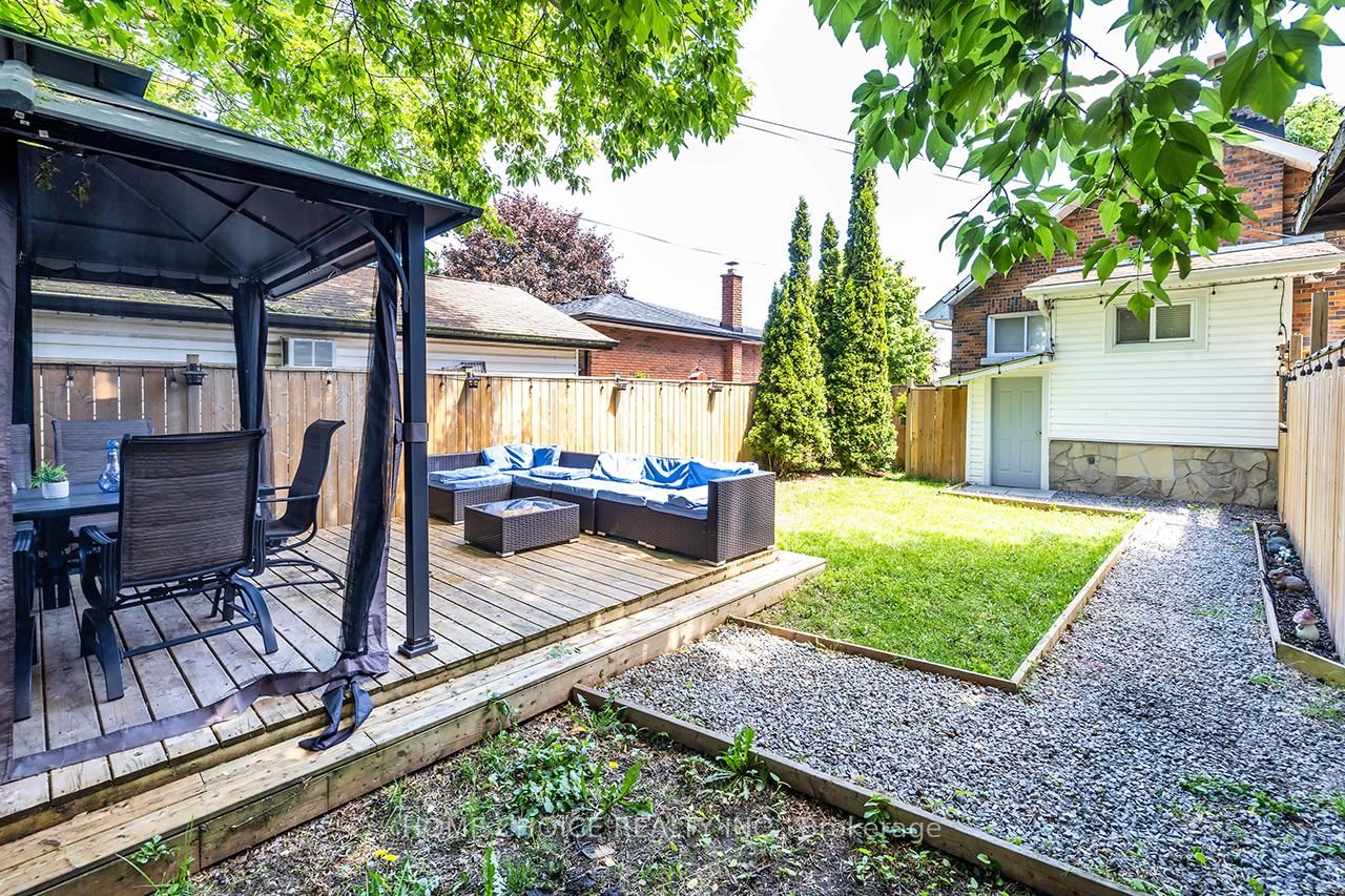 140 Gladstone Avenue • Oshawa, ON photo 37