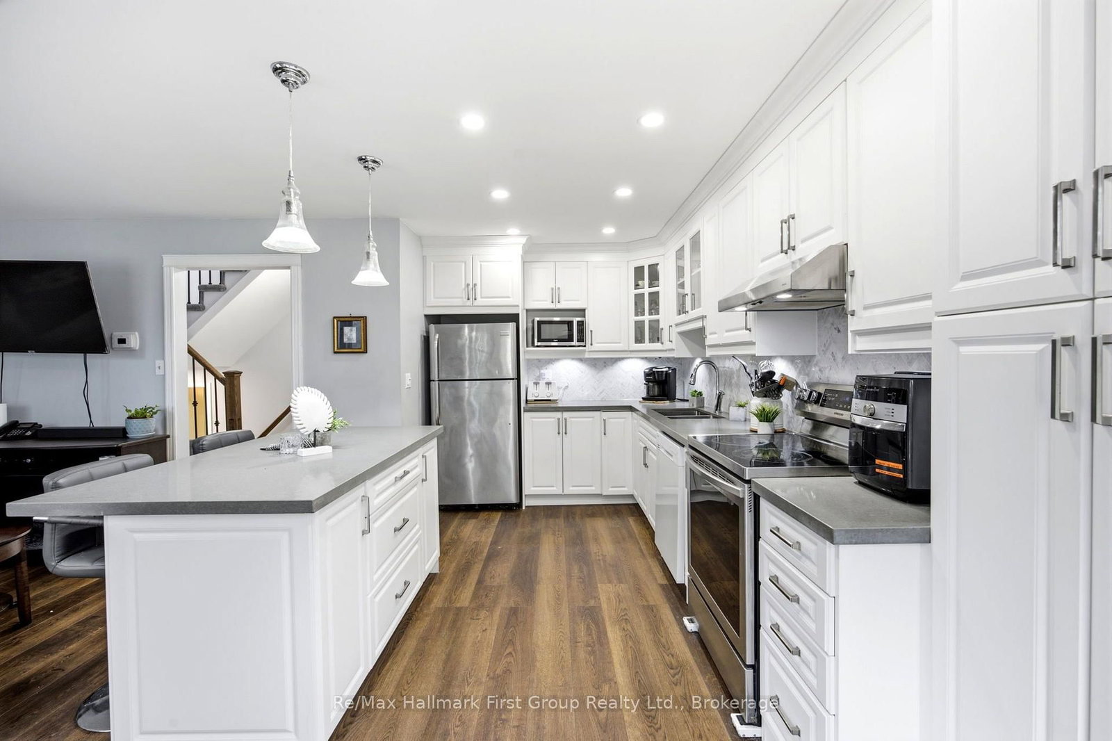 868 White Ash Drive • Whitby, ON photo 23