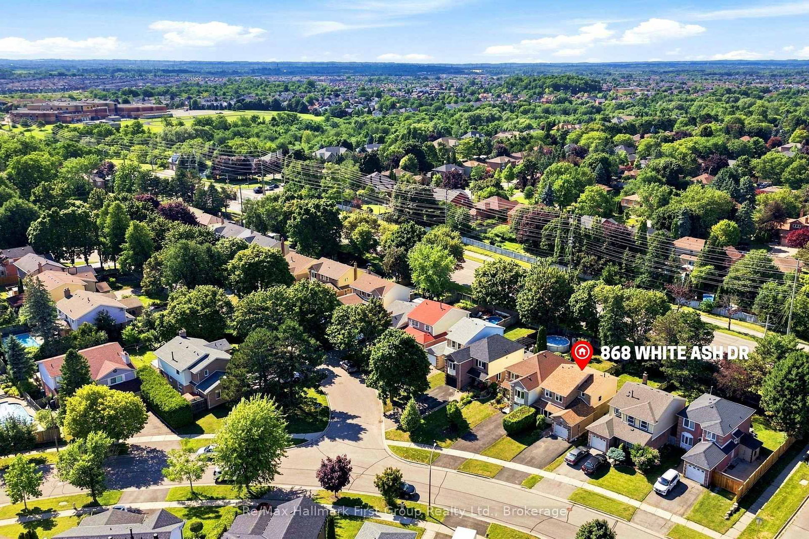 868 White Ash Drive • Whitby, ON photo 4
