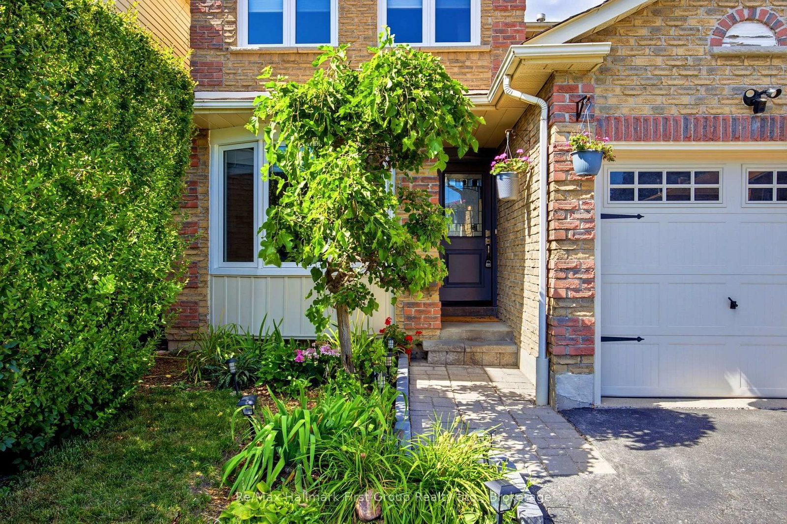 868 White Ash Drive • Whitby, ON photo 9