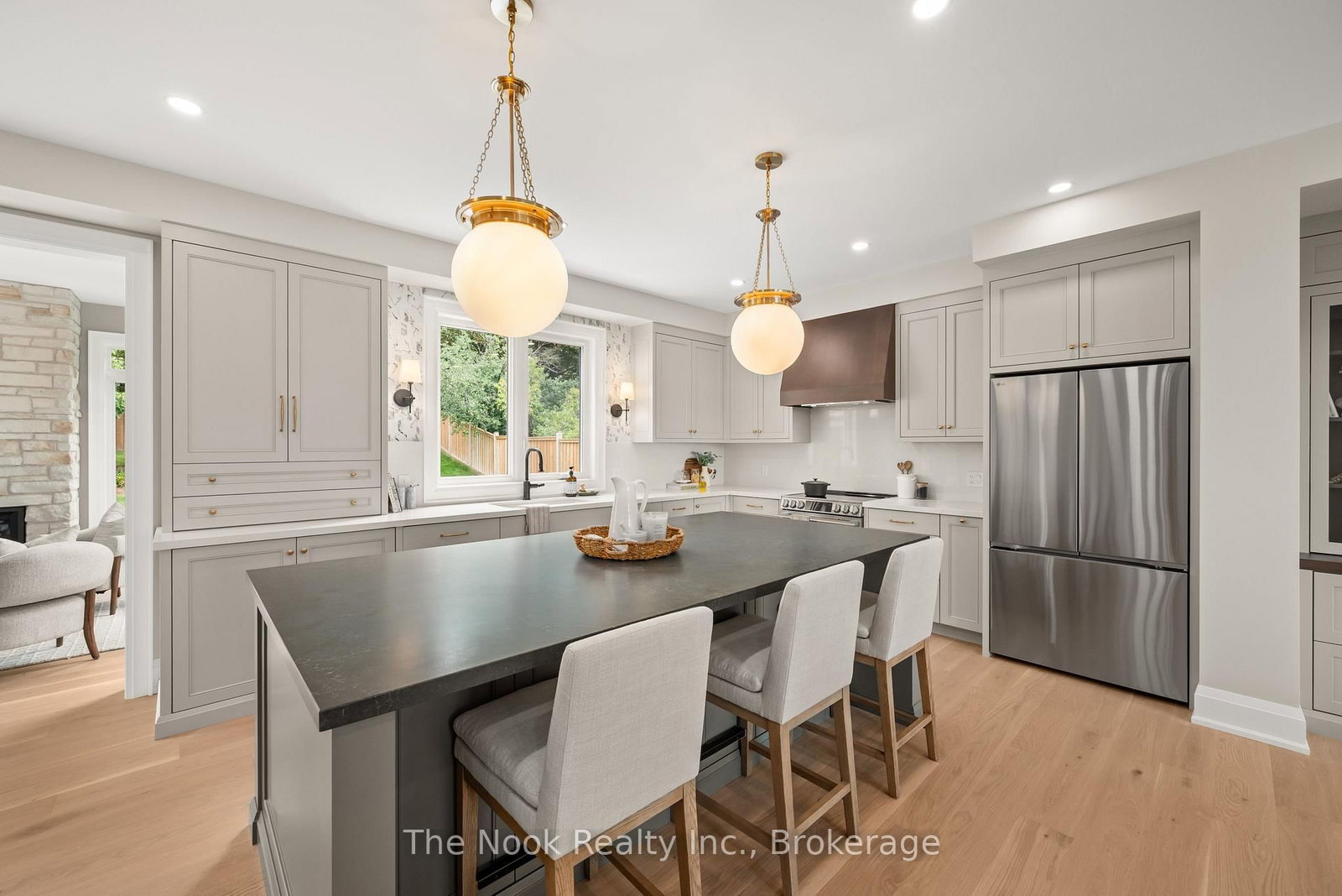 153 Elizabeth Crescent N • Whitby, ON photo 11
