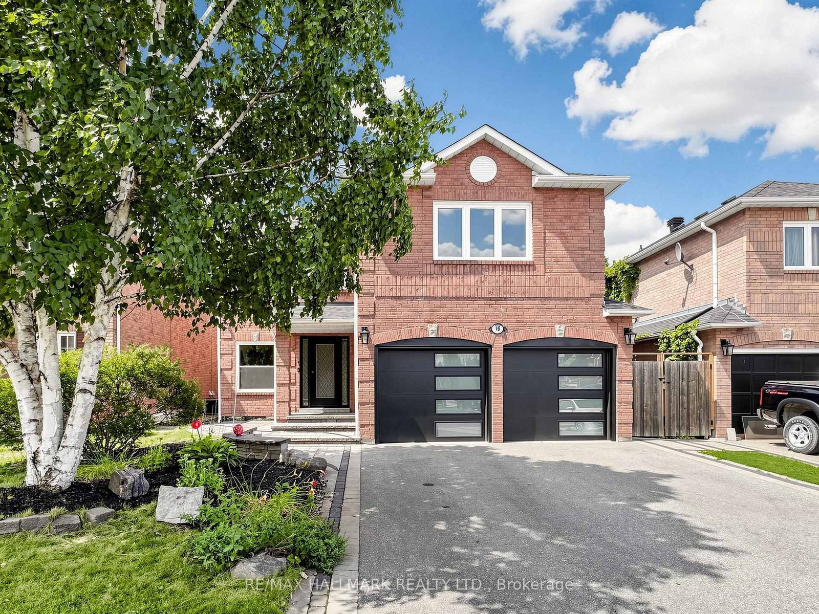 18 Howes Street • Ajax, ON photo 2