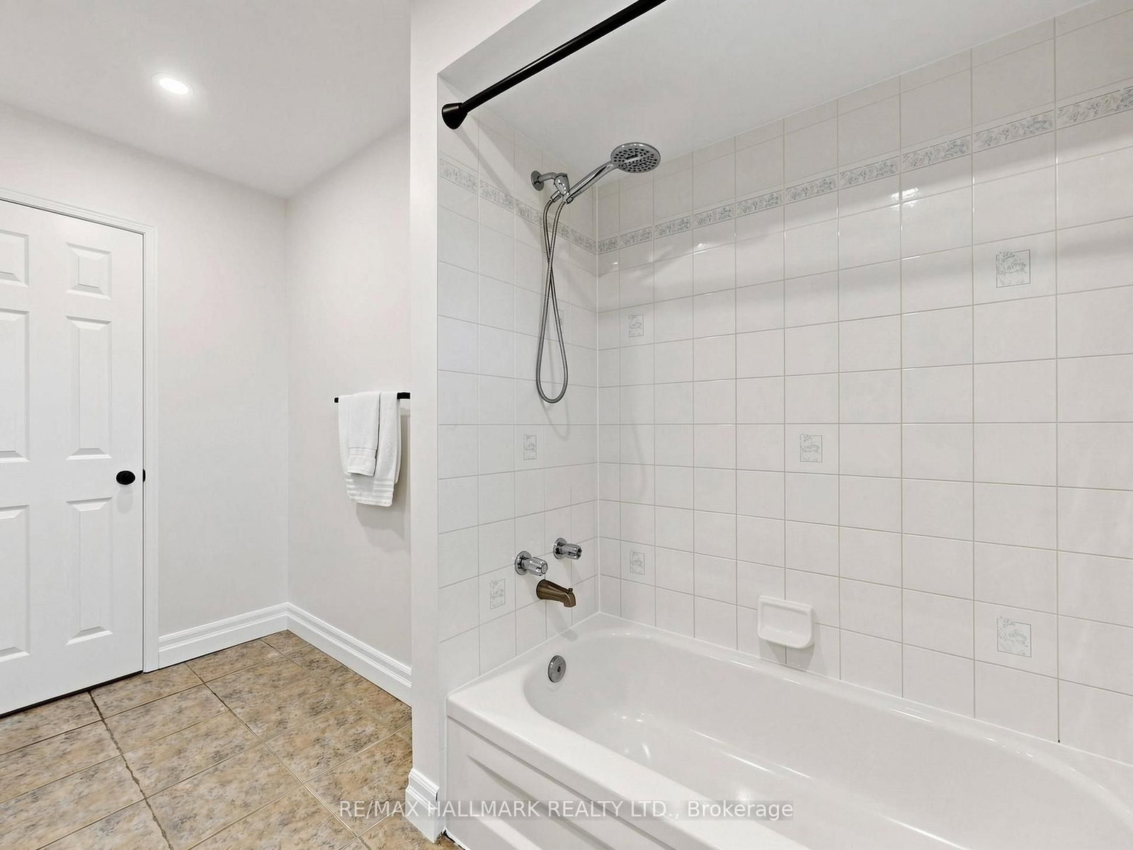 18 Howes Street • Ajax, ON photo 29