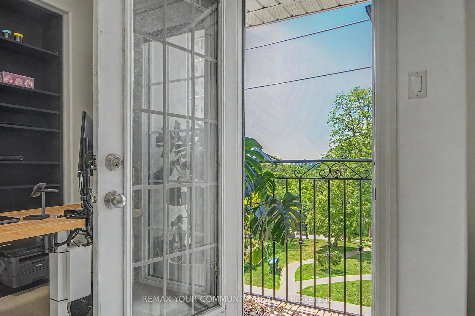1079 Broadview Avenue • Toronto, ON photo 25