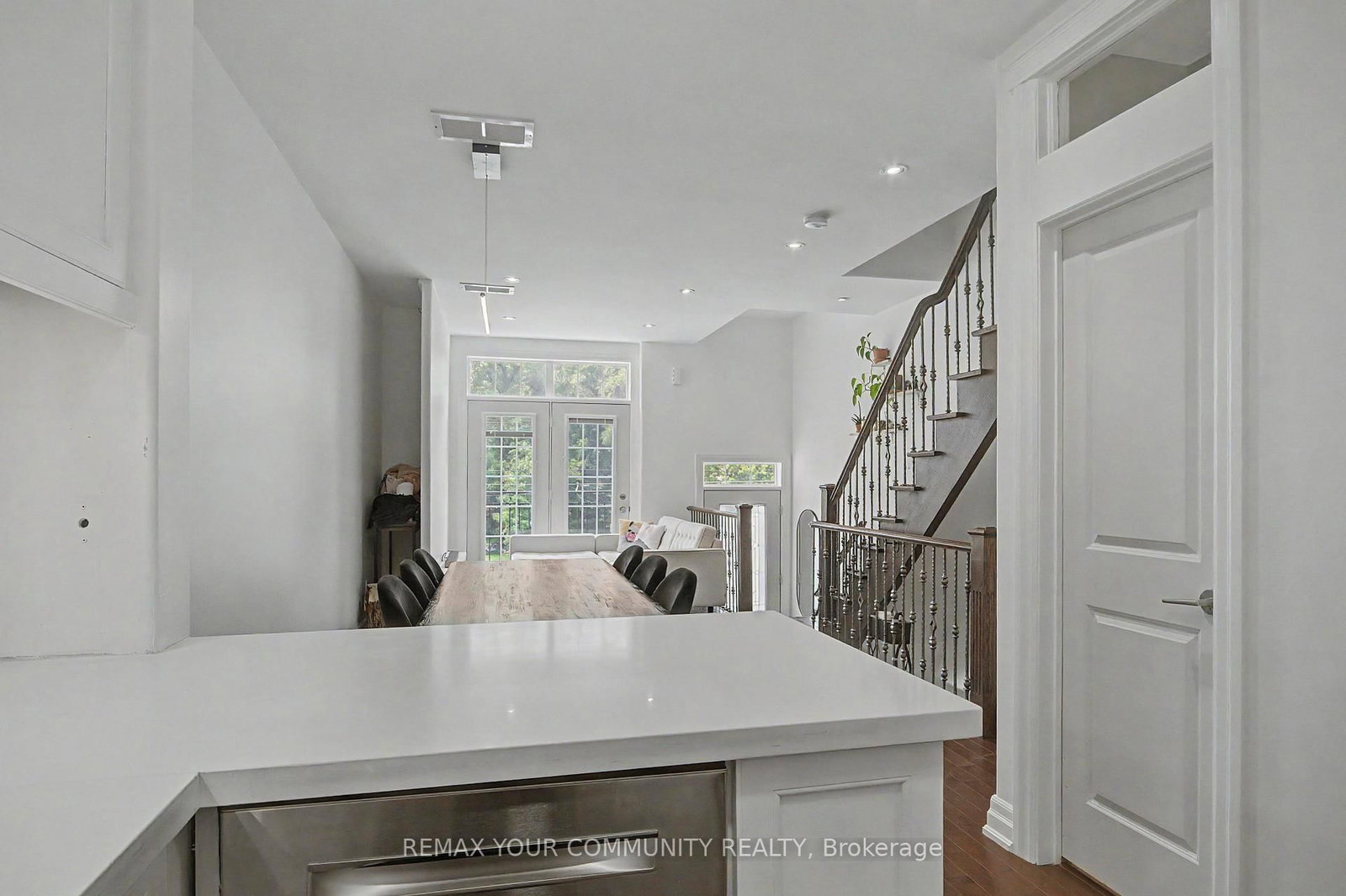 1079 Broadview Avenue • Toronto, ON photo 3
