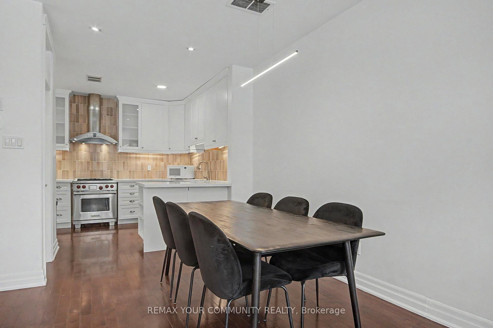 1079 Broadview Avenue • Toronto, ON photo 4