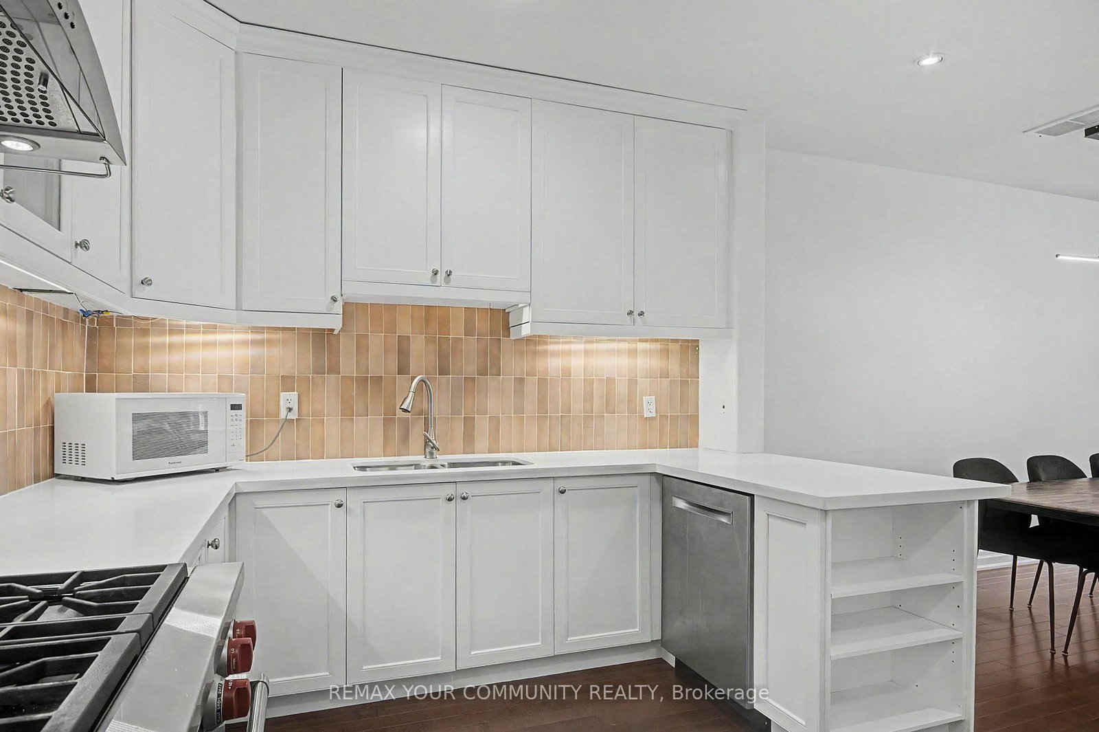 1079 Broadview Avenue • Toronto, ON photo 8